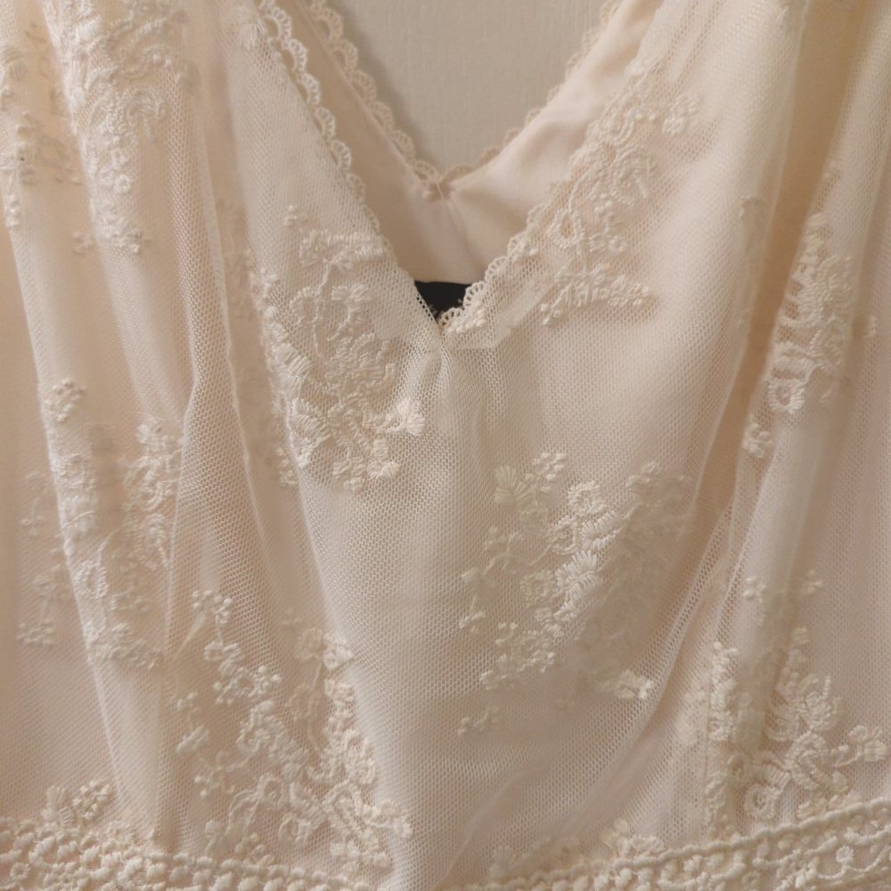 Danity Paris Dress - Picture 3 of 3